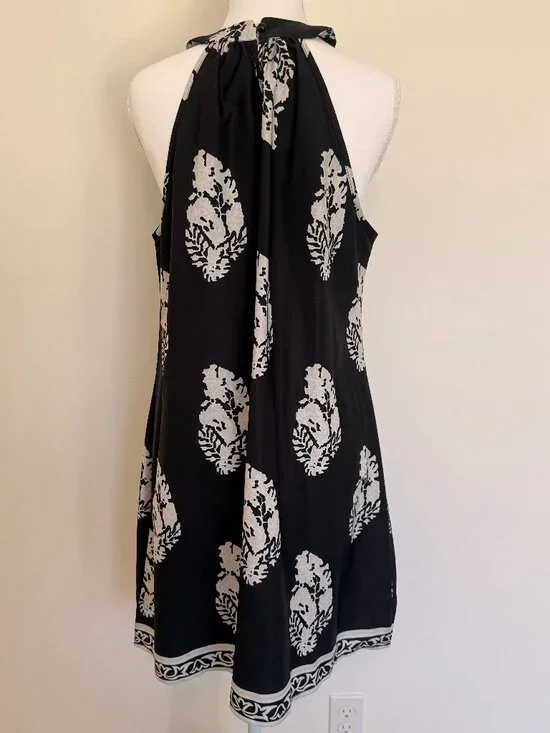 Black & White Halter Dress Size Medium Beach Vacation Dress - Picture 2 of 5